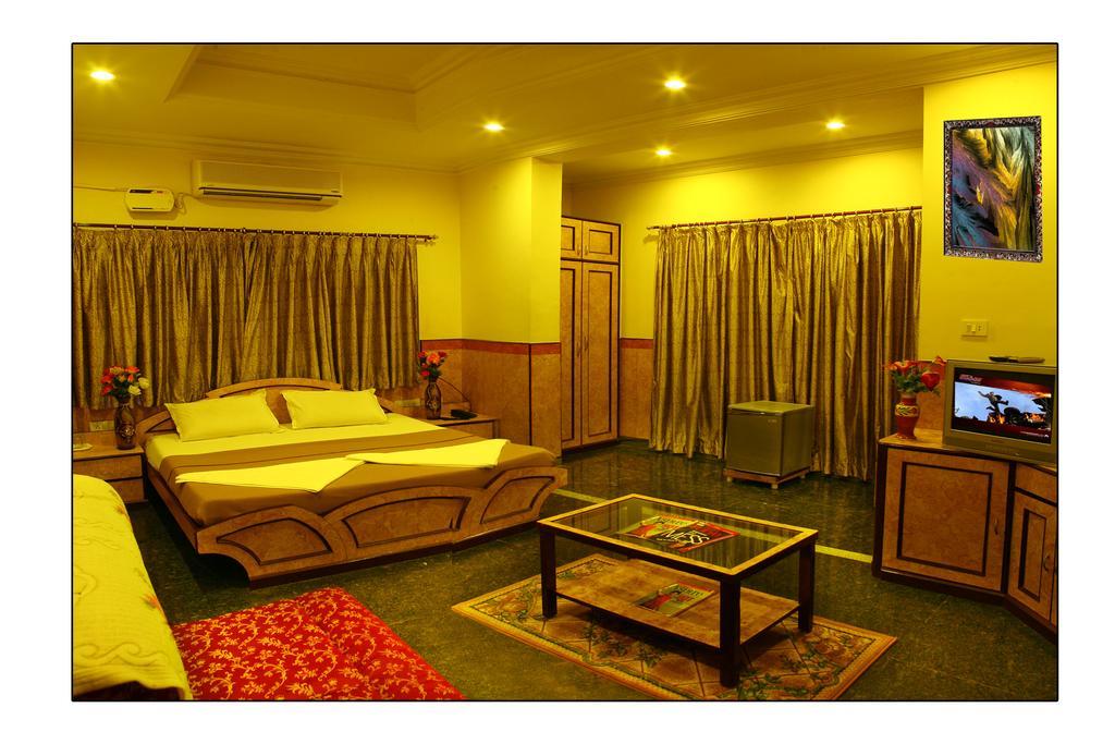 Hotel Suriya International Chennai Zewnętrze zdjęcie