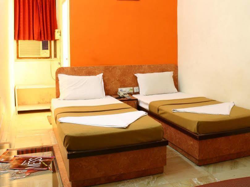 Hotel Suriya International Chennai Zewnętrze zdjęcie